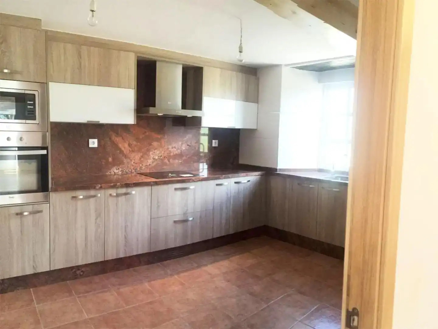 Cuina de Pis de lloguer en Narón amb Jardí privat, Parquet i Traster