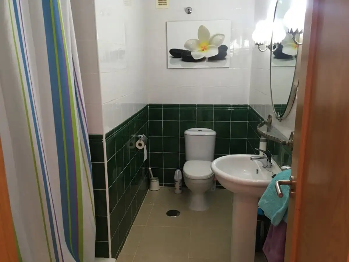 Badezimmer von Wohnung zum Verkauf in Cartagena mit Klimaanlage, Terrasse und Gemeinschaftspool