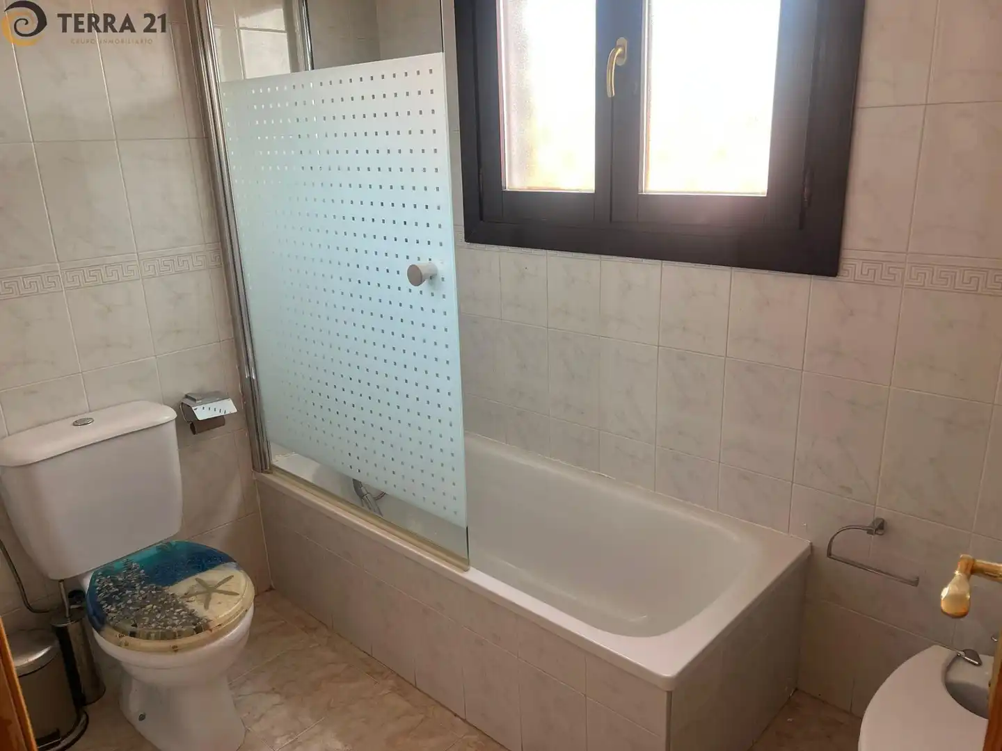 Baño de Casa o chalet en venta en Jaén con Aire acondicionado, Calefacción y Jardín privado