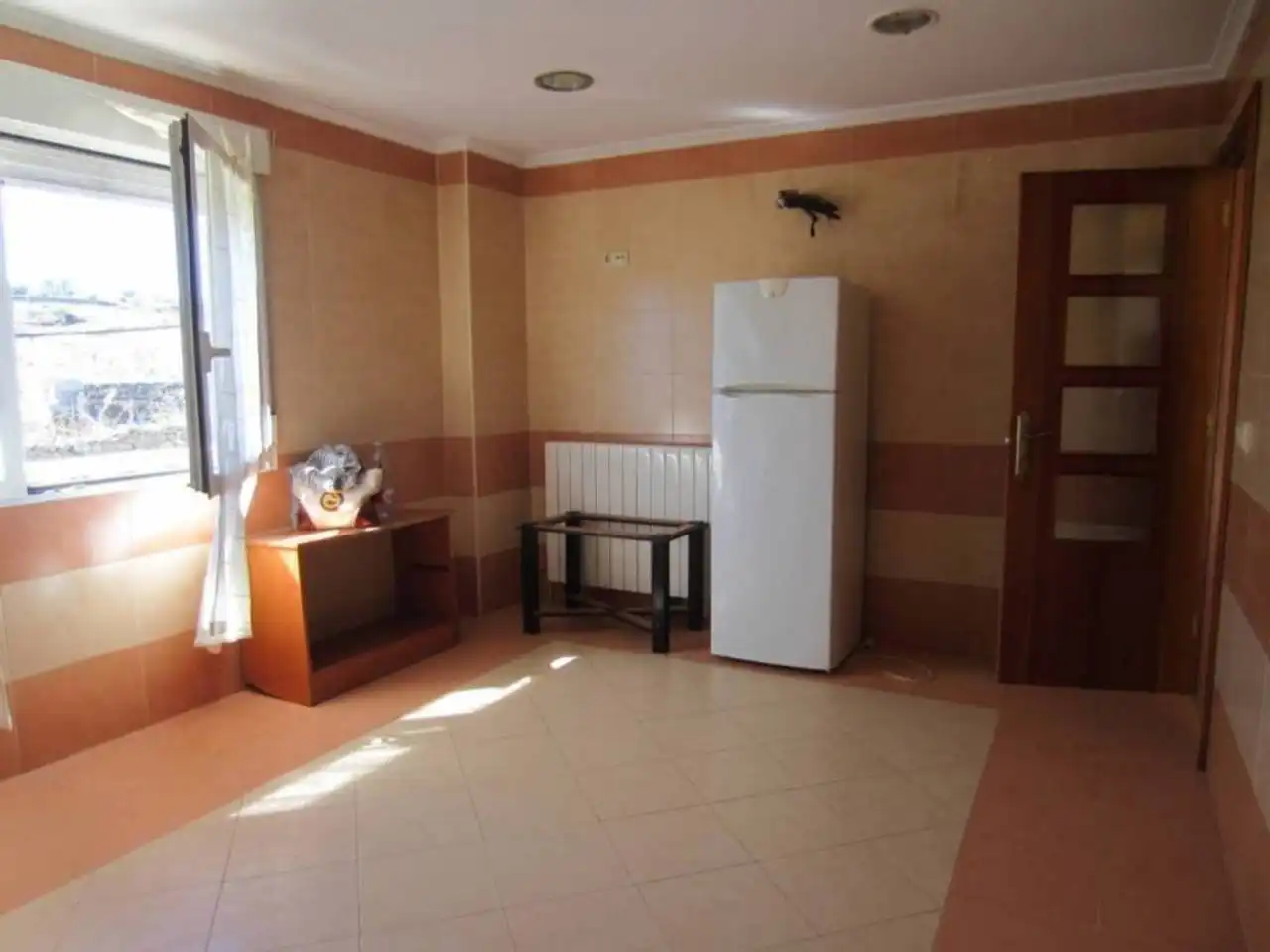 Cuina de Casa o xalet en venda en Fuentes de Oñoro amb Aire condicionat, Calefacció i Terrassa