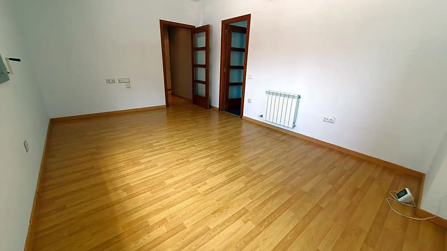 Erdgeschosswohnung mit Aufzug zum Verkauf in Ponent