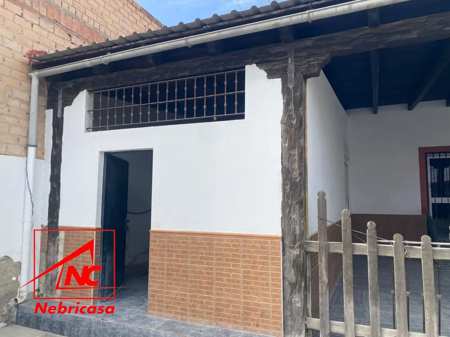 Exterior view of Industrial buildings for sale in Las Cabezas de San Juan