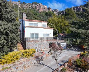 Vista exterior de Casa o xalet en venda en Matadepera amb Aire condicionat, Calefacció i Jardí privat