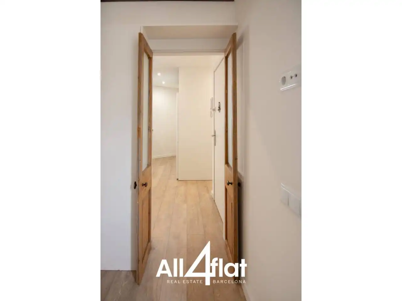 Flat for sale in Barcelona  with Air Conditioner, Parquet flooring and Terrace