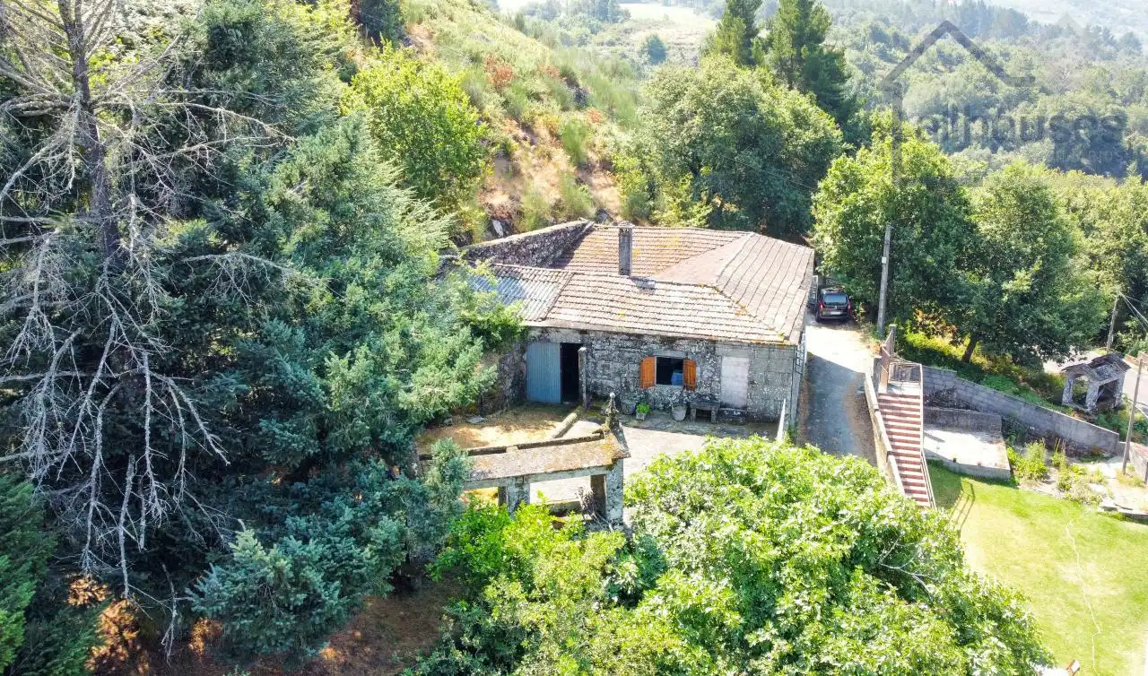 Casa rústica amb jardí en venda a Covelo, imagen 8