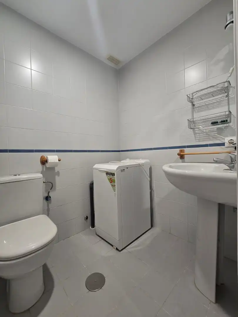Bany de Planta baixa de lloguer en Jerez de la Frontera amb Aire condicionat, Terrassa i Moblat