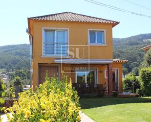 Vista exterior de Casa o xalet en venda en Vigo  amb Terrassa, Piscina i Balcó