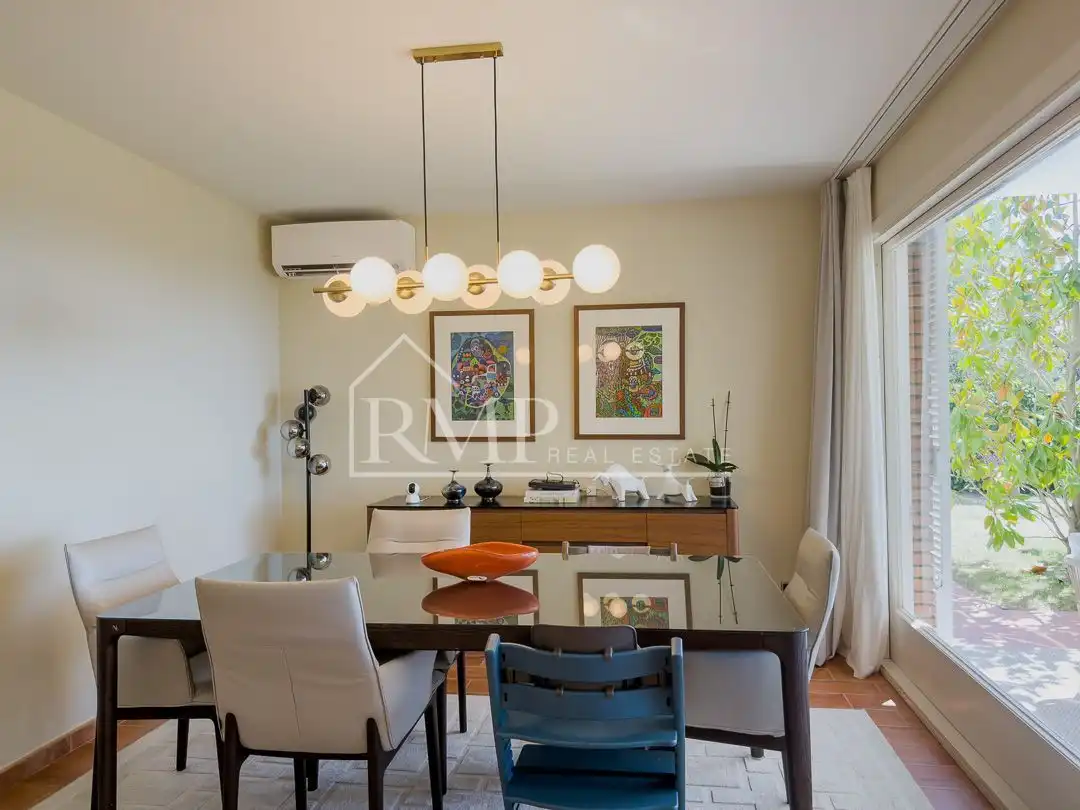 Esszimmer von Haus oder Chalet zum Verkauf in Sant Vicenç de Montalt mit Klimaanlage, Heizung und Privatgarten
