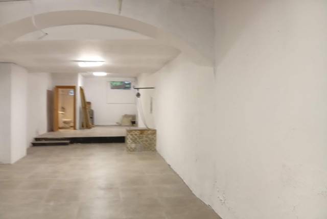 Local comercial en Alquiler en Carrer Carrer Llibertat en Centre Vila