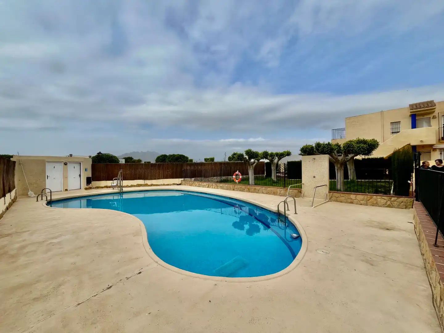 Piscina de Apartament de lloguer en Garrucha amb Moblat i Piscina comunitària