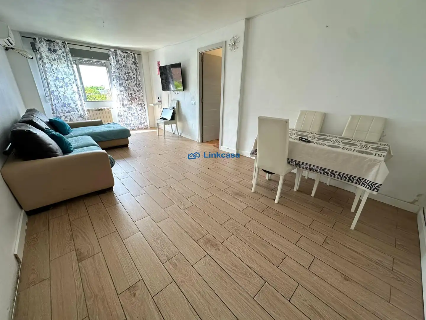 Living room of Flat for sale in Madrid  with Air Conditioner and Heating