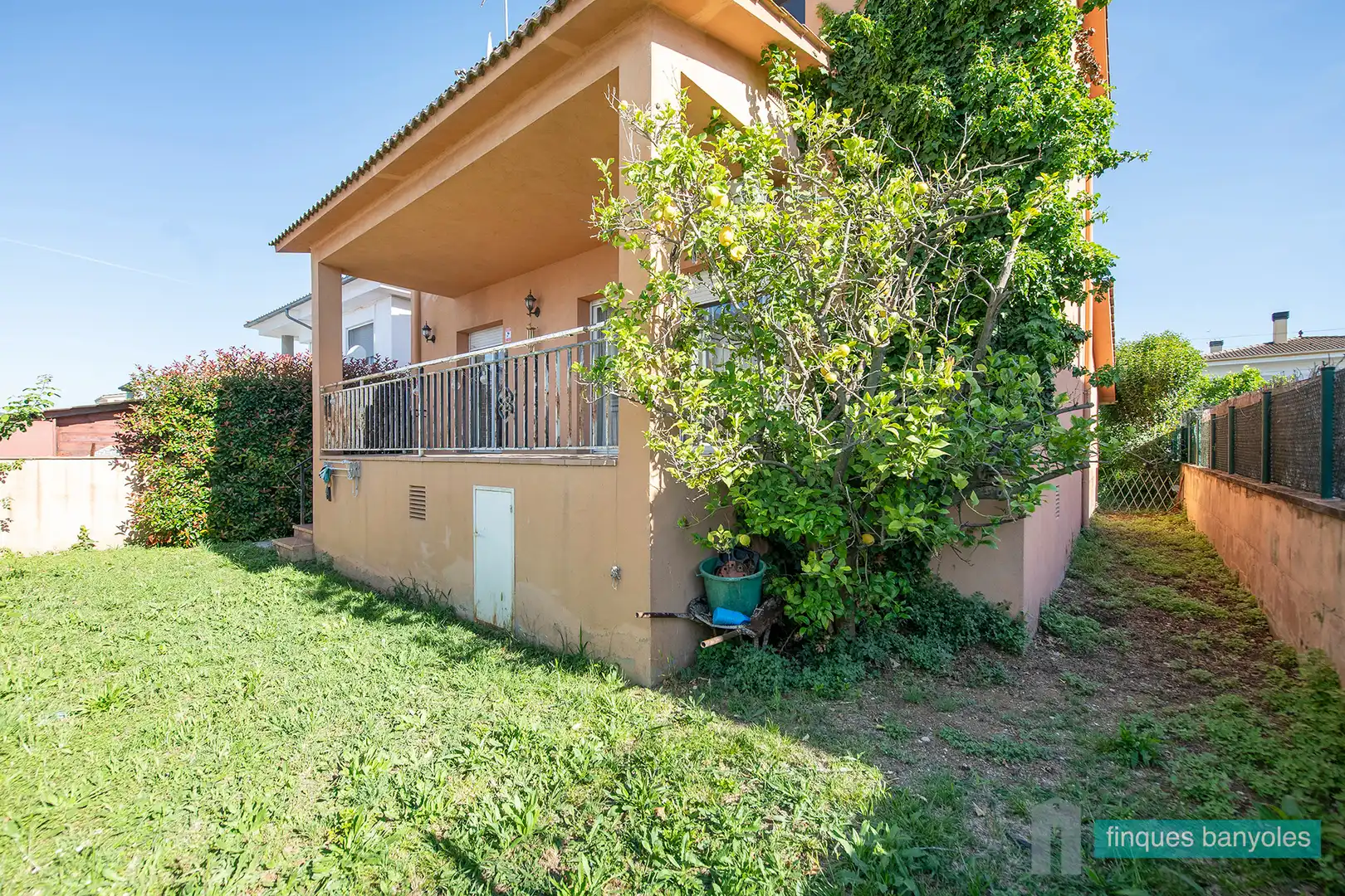 Exterior view of Houses for sale in Fontcoberta  with Air Conditioner, Private garden and Terrace