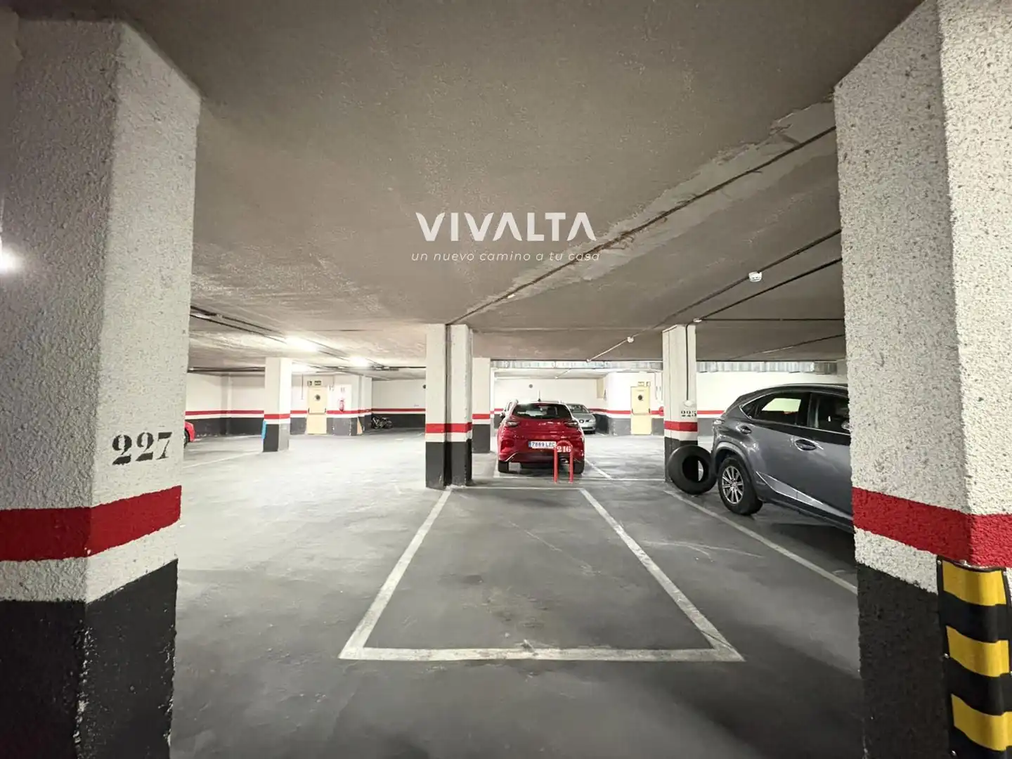 Parking de Piso en venta en Madrid con Aire acondicionado, Calefacción y Trastero