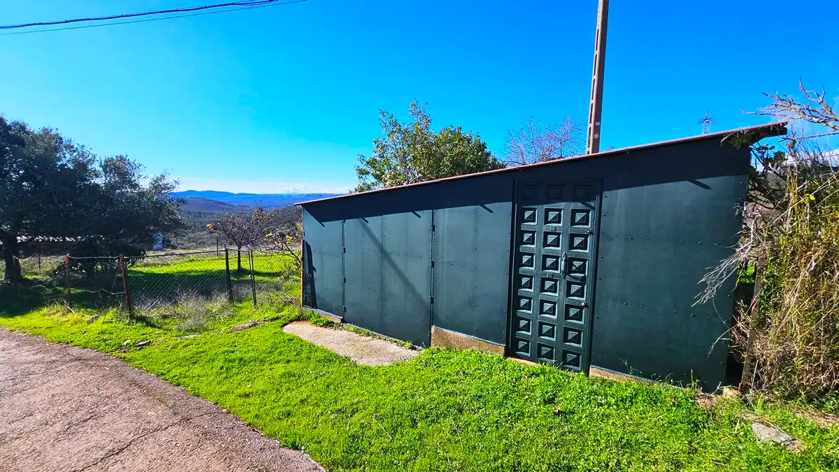 Vista exterior de Casa o xalet en venda en Almonaster la Real amb Jardí privat, Terrassa i Traster