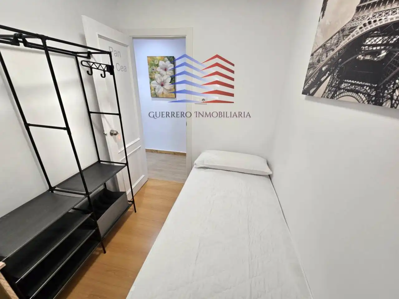 Schlafzimmer von Wohnungen zur Miete in Ourense Capital  mit Heizung, Parkett und Möbliert