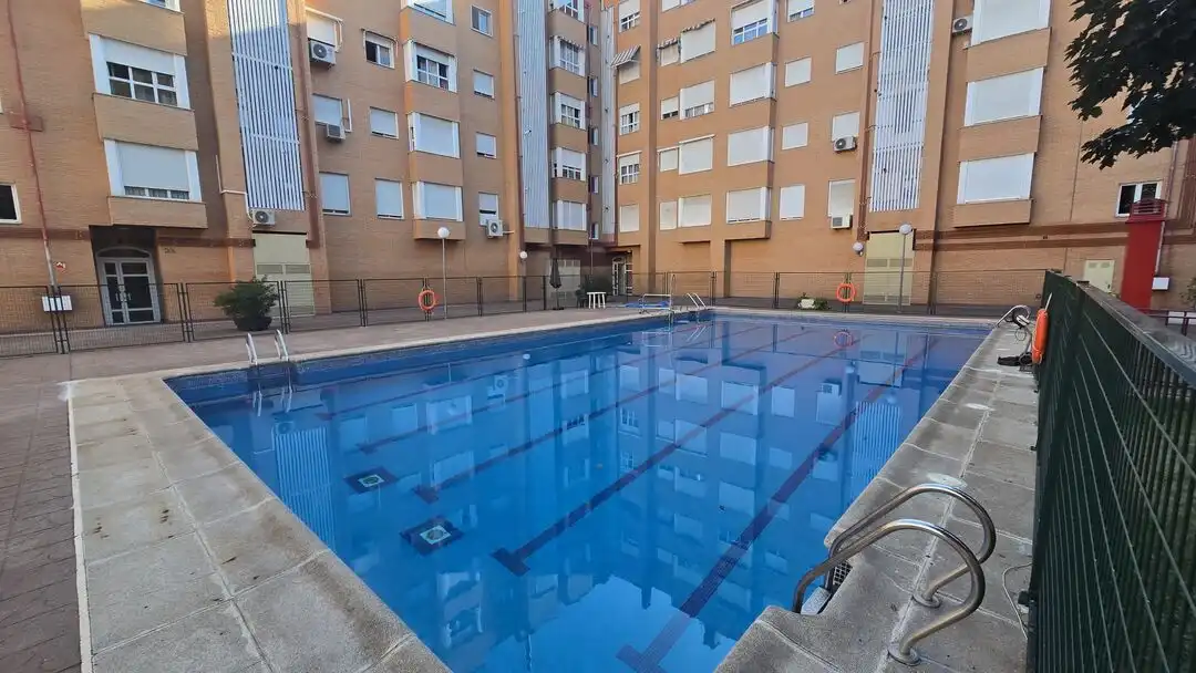 Piscina de Pis de lloguer en Alcorcón amb Traster, Piscina i Rentadora