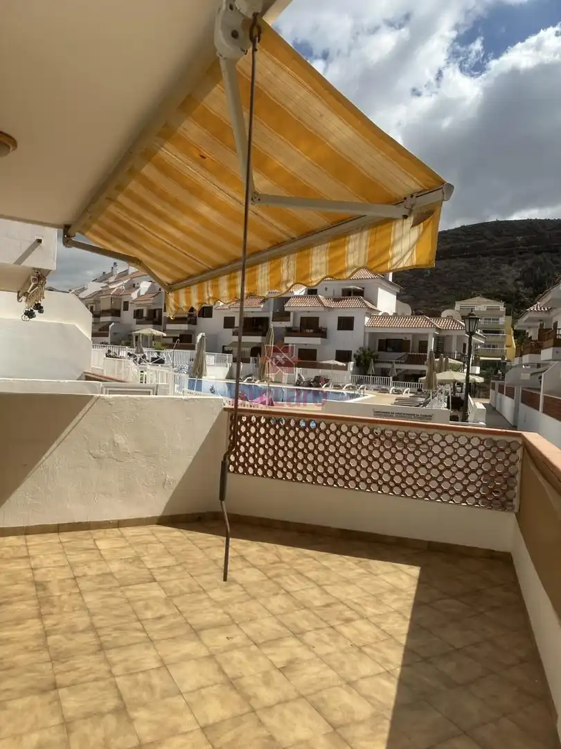 Apartament amb piscina en venda a Calle Finlandia, imagen 3