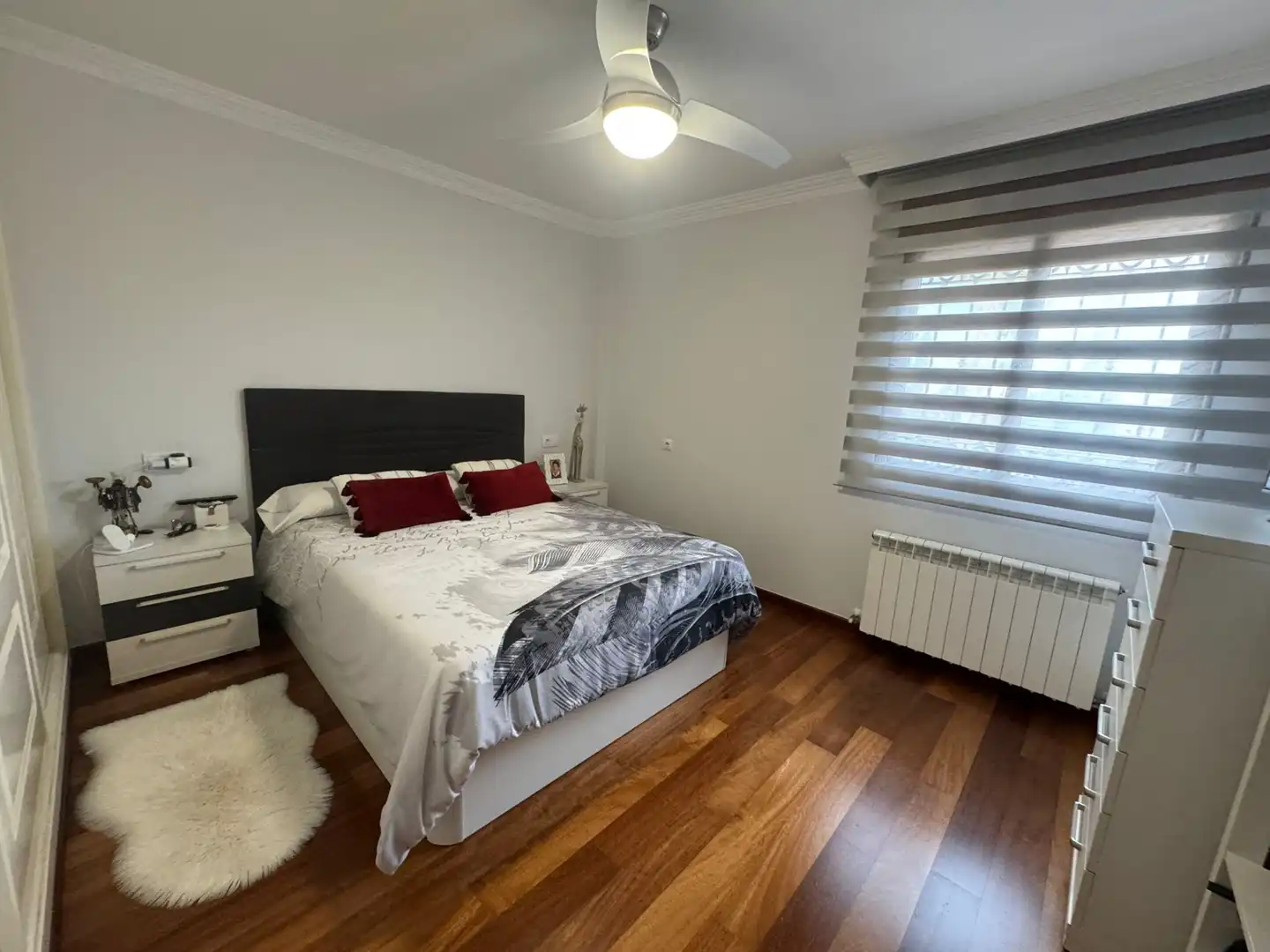 Habitación de Casa o chalet en venta en Alicante / Alacant con Aire acondicionado, Calefacción y Jardín privado