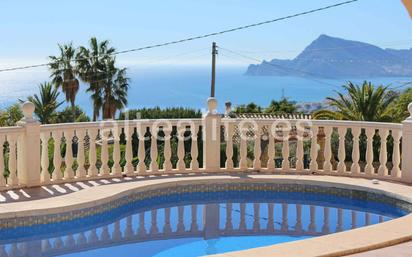 Vista exterior de Casa o xalet en venda en Altea amb Jardí privat, Terrassa i Traster