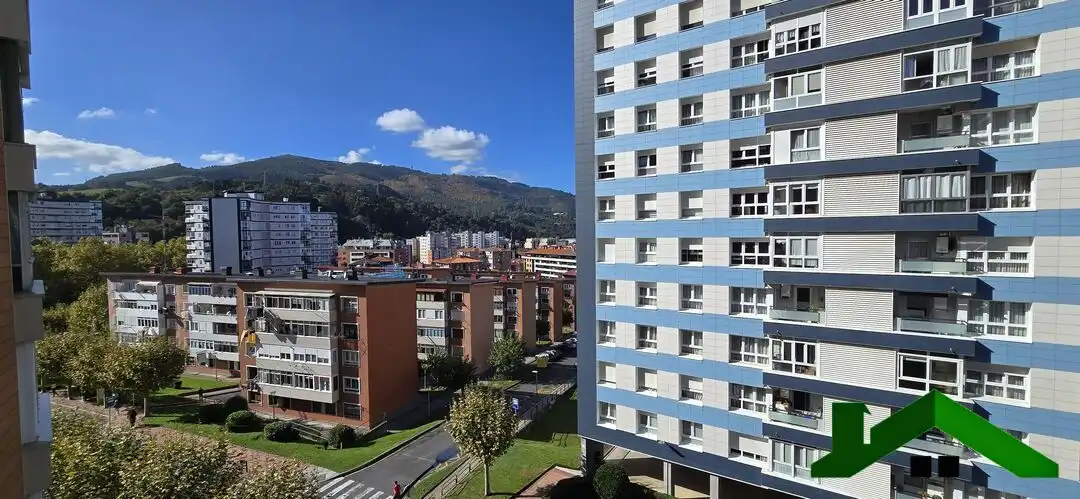 Vista exterior de Pis en venda en Cruces