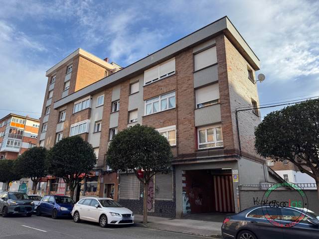 Piso en Venta en Gijón - Calle Feijoo, 32 en El Coto