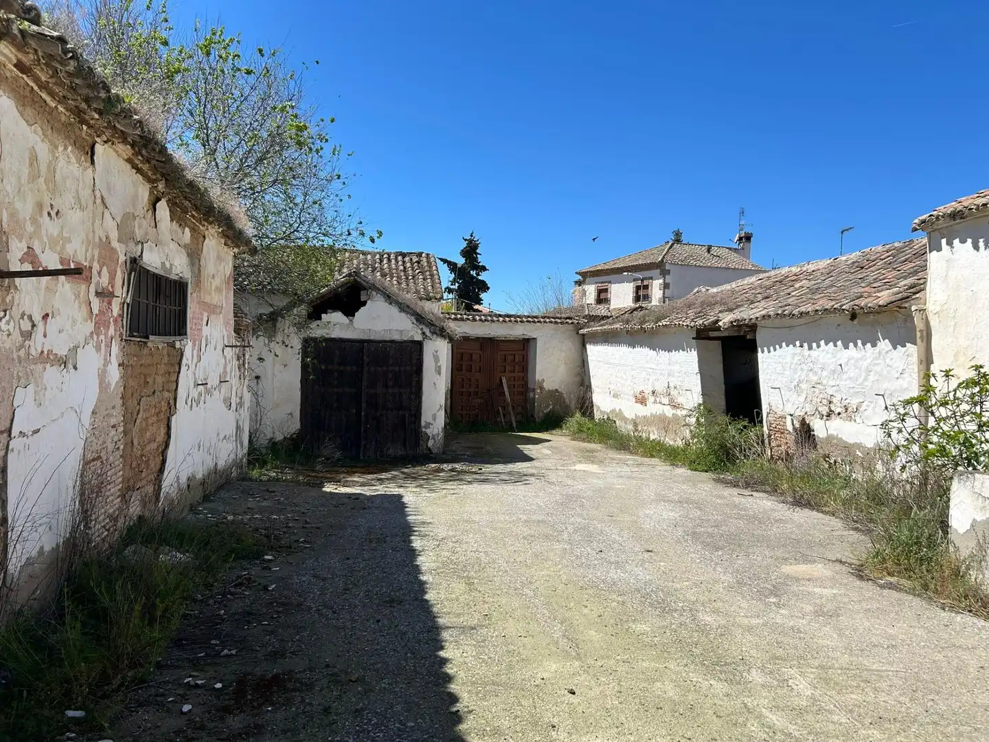 Vista exterior de Edifici en venda en Polán