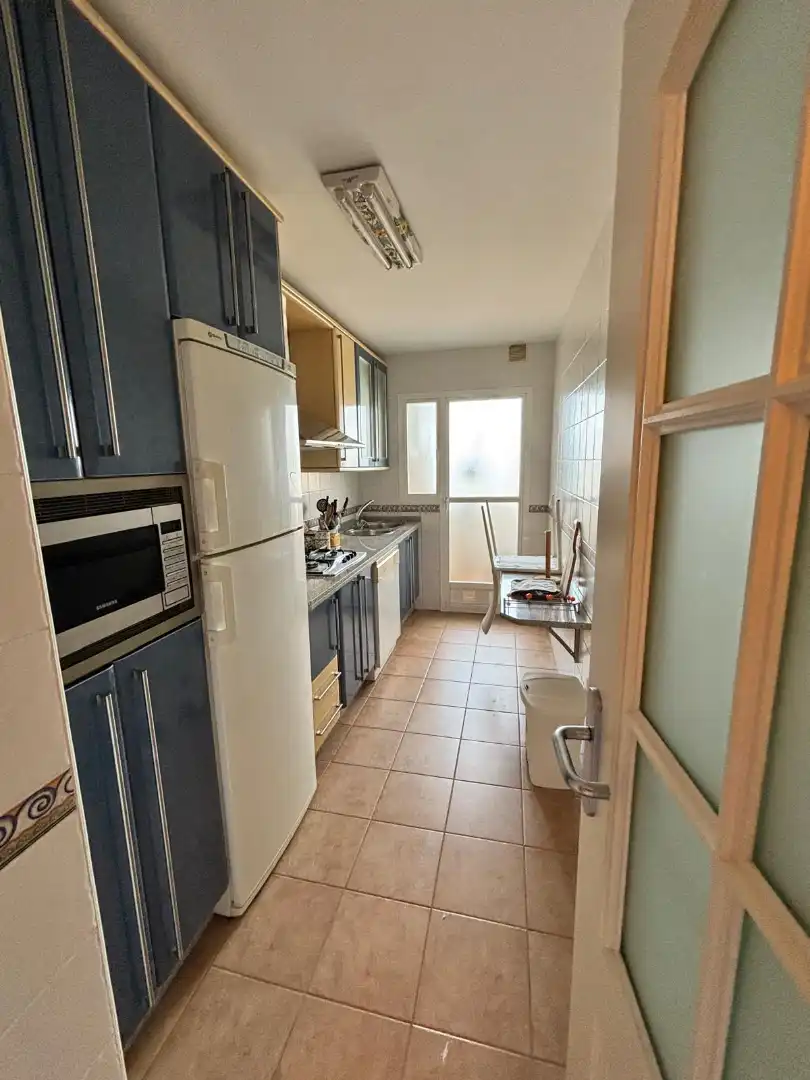 Cocina de Ático de alquiler en Motril con Aire acondicionado, Calefacción y Jardín privado