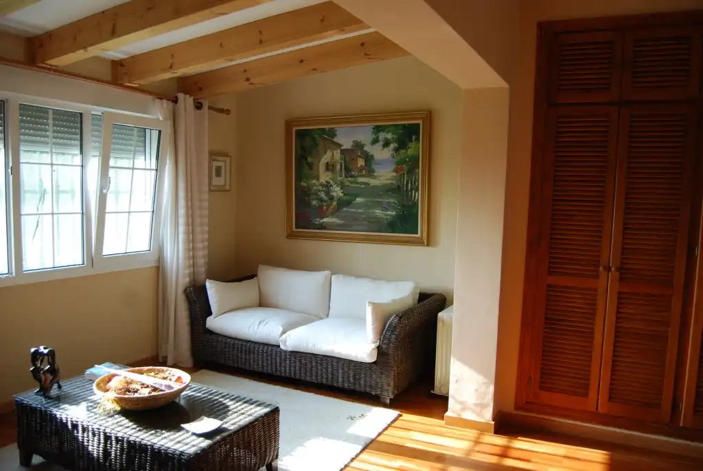 Sala d'estar de Casa o xalet en venda en Alhaurín de la Torre amb Aire condicionat, Jardí privat i Terrassa