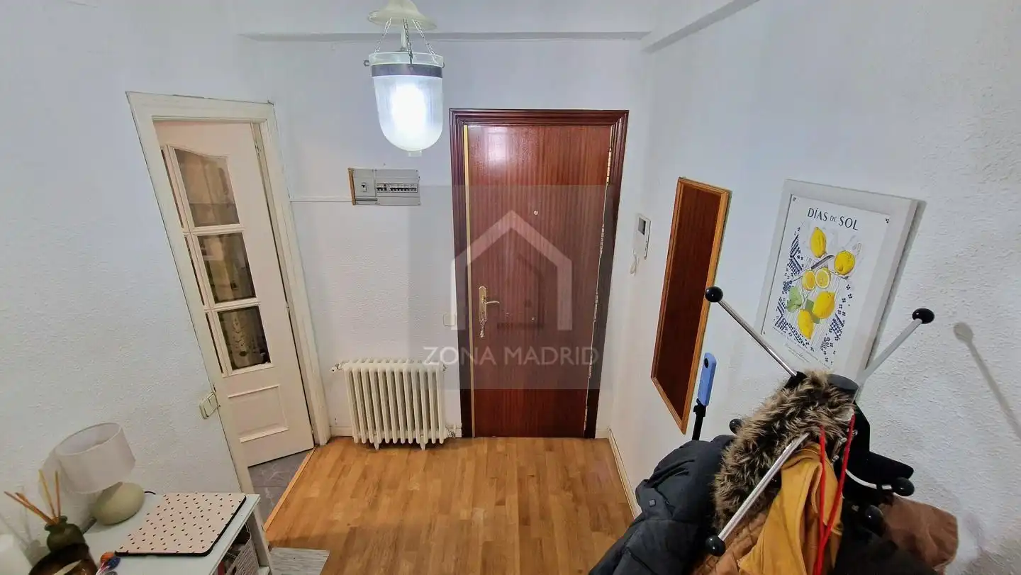 Flat for sale in Madrid  with Furnished