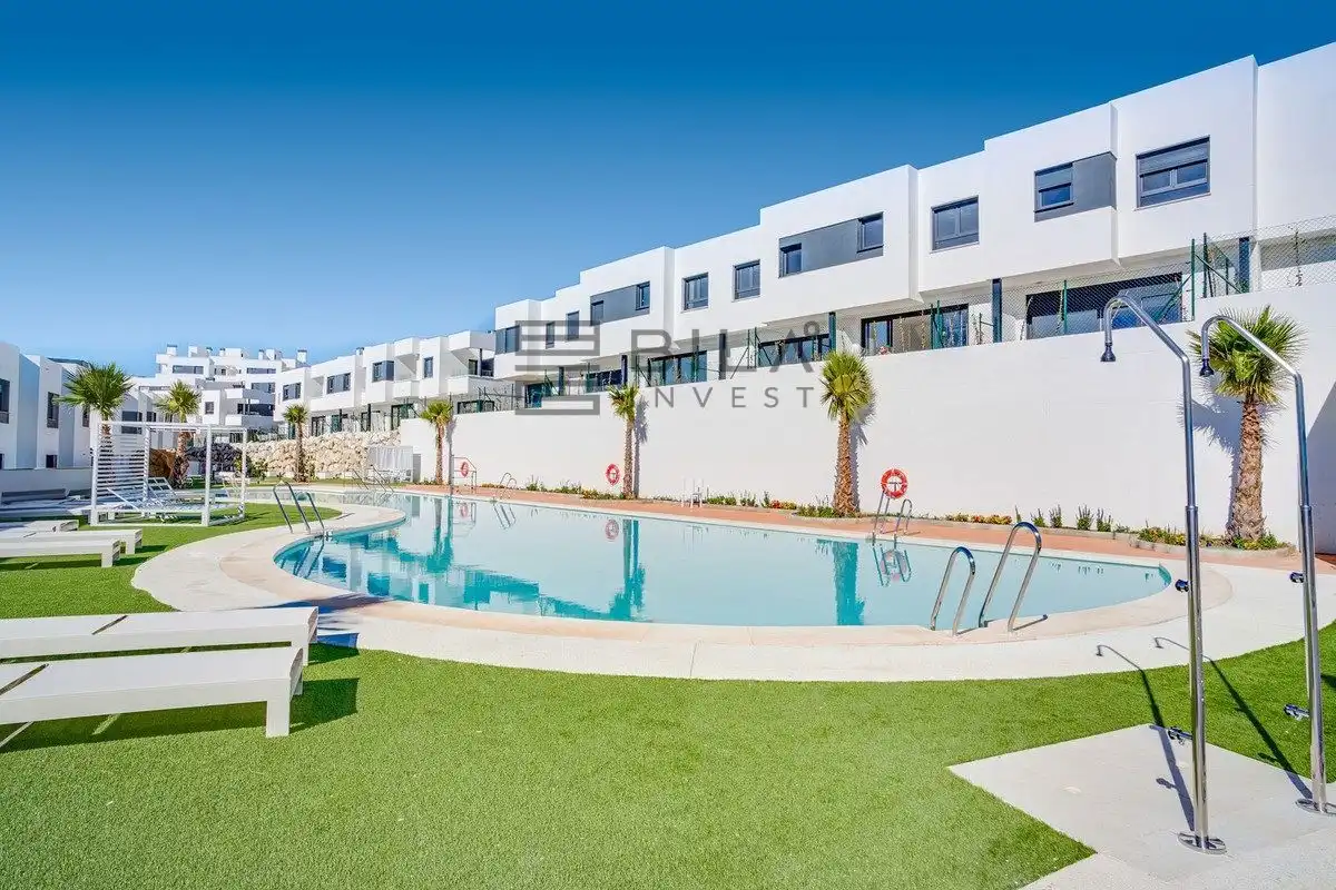 Maison jumelée avec piscine à vendre à Cala Serena Village