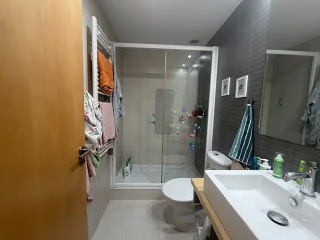 Bathroom of Flat for sale in Terrassa  with Air Conditioner, Heating and Storage room