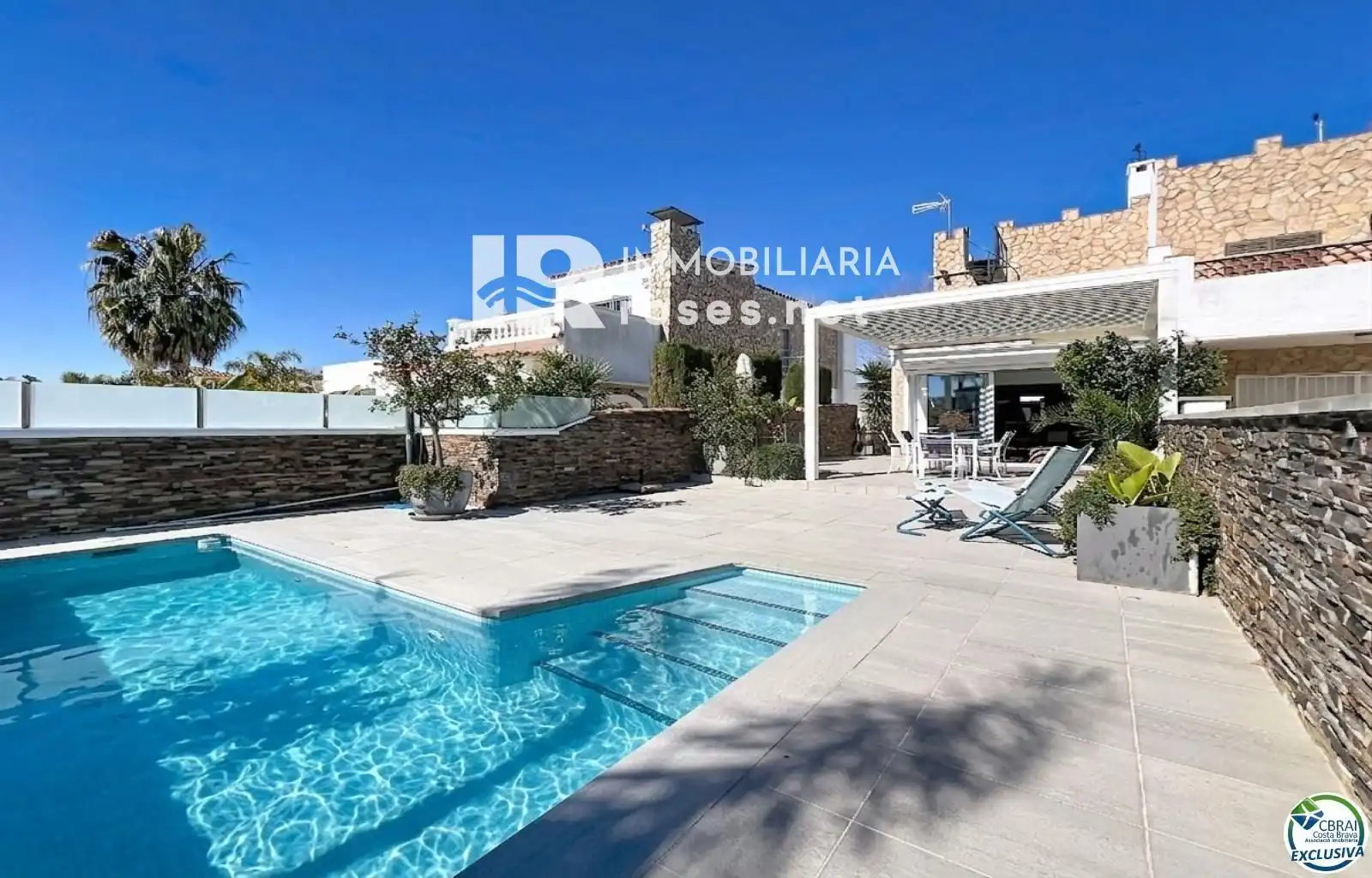 Casa a schiera con piscina in vendita a LLOBREGAT
