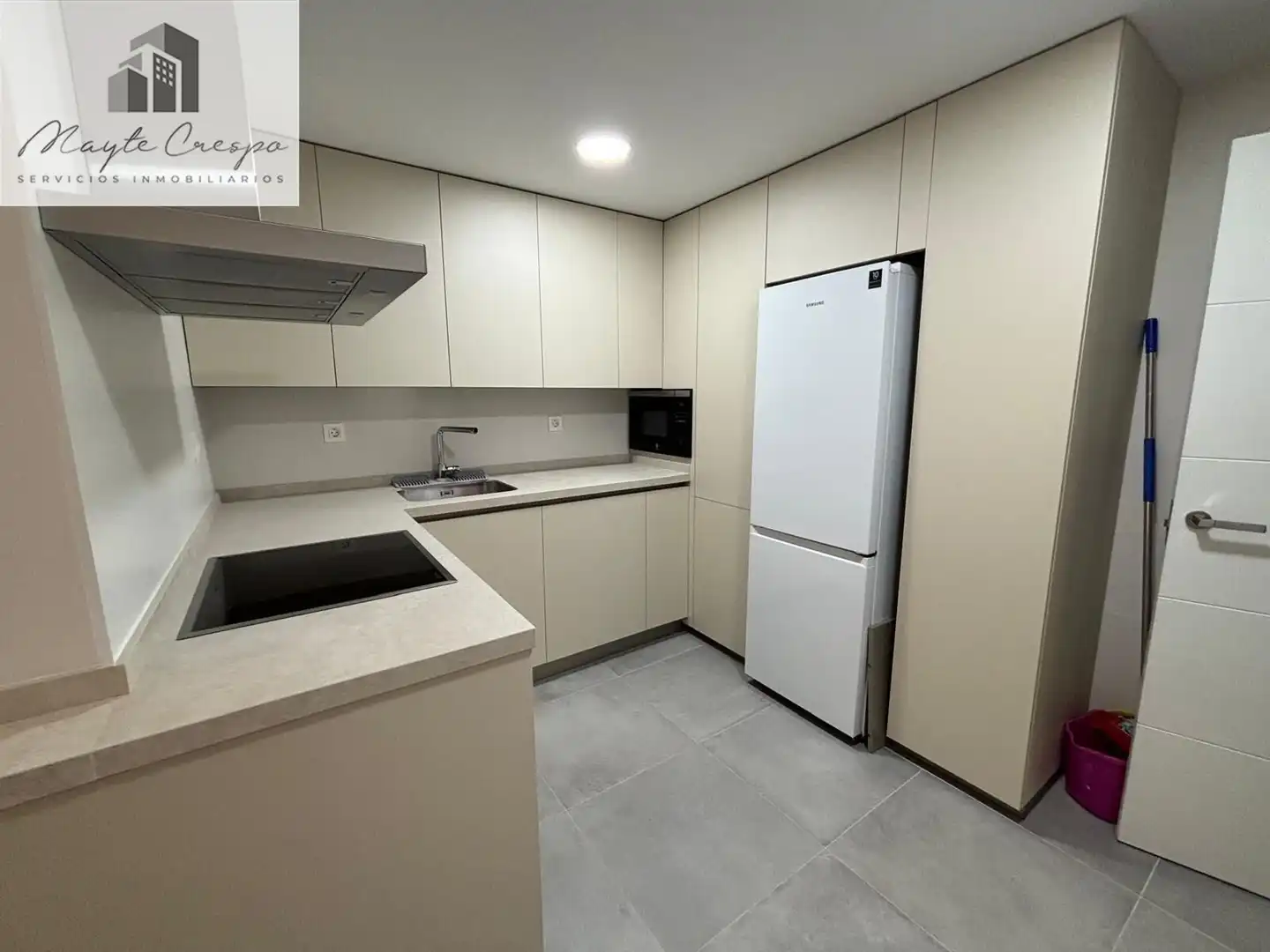 Kitchen of Flat for rent in Granada  with Heating and Furnished