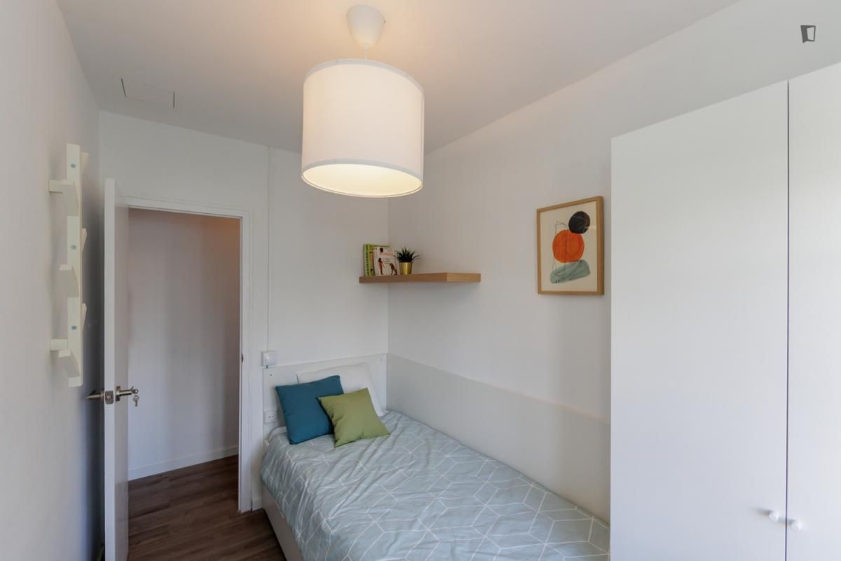 Apartment to share in Collblanc