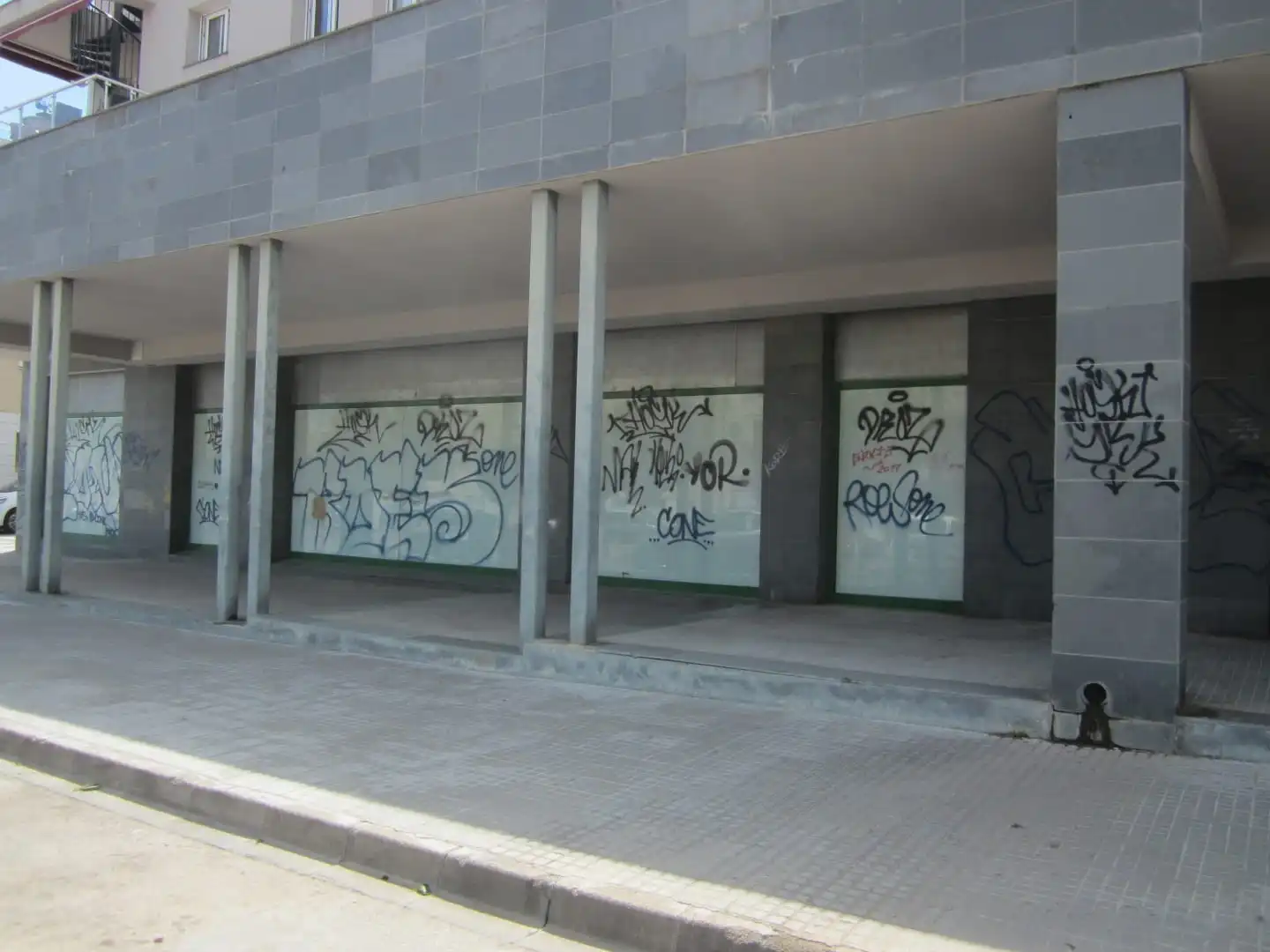 Locale commerciale in vendita a Rb Pau Casals, imagen 2