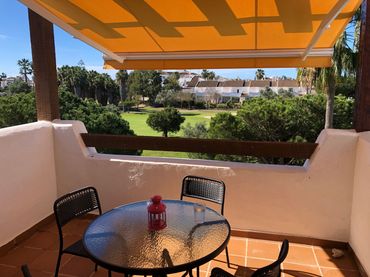 Apartment mit Pool zur Miete in Avenida de la Ballena 6