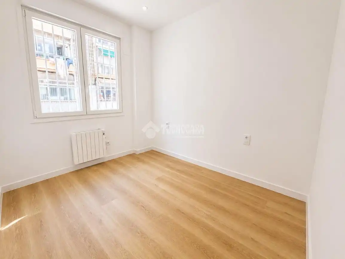 Bedroom of Flat for sale in Madrid  with Heating