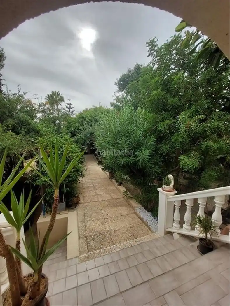 Villa avec jardin à vendre à Avenida de las Brisas 12