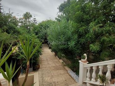 Chalet con jardín en venta en Avenida de las Brisas 12