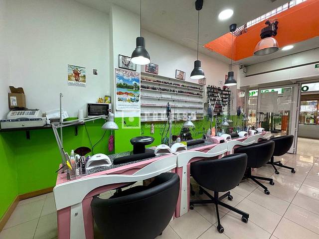 Local comercial en Venta en Valleaguado - La Cañada