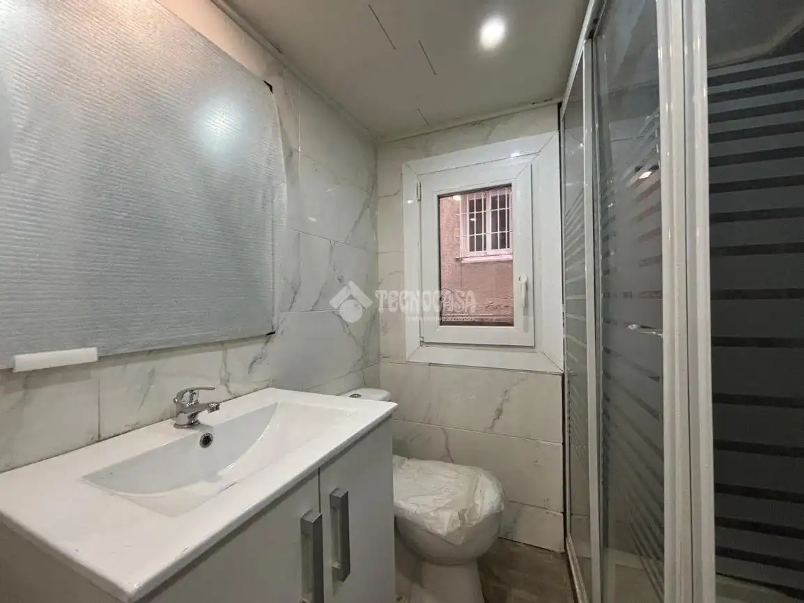 Baño de Piso en venta en Barcelona con Parquet y Amueblado