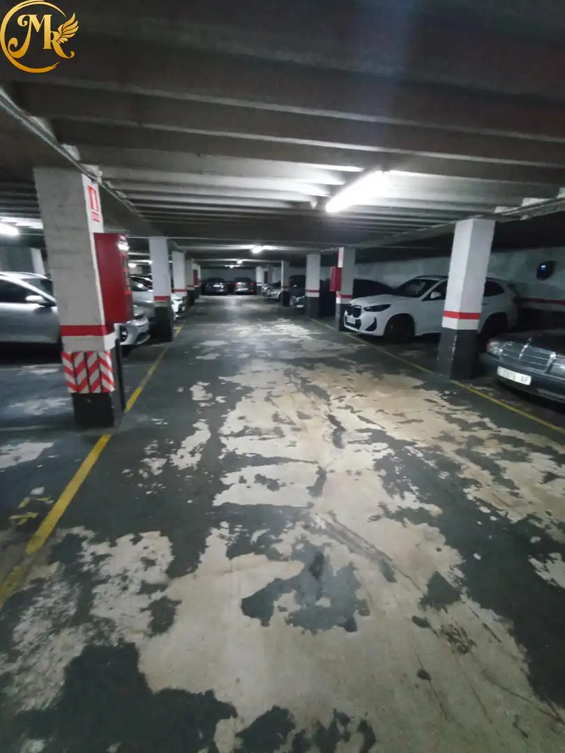 Parking de Piso en venta en Santander con Calefacción, Terraza y Trastero