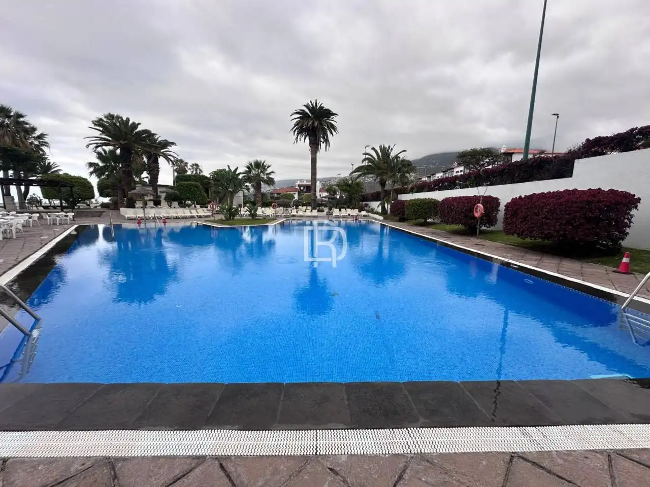 Piscina de Estudio de alquiler en Puerto de la Cruz con Amueblado, Balcón y Piscina comunitaria