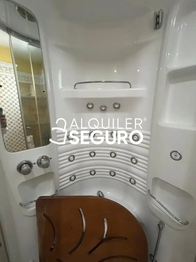 Bany de Pis de lloguer en Granada amb Aire condicionat, Calefacció i Terrassa