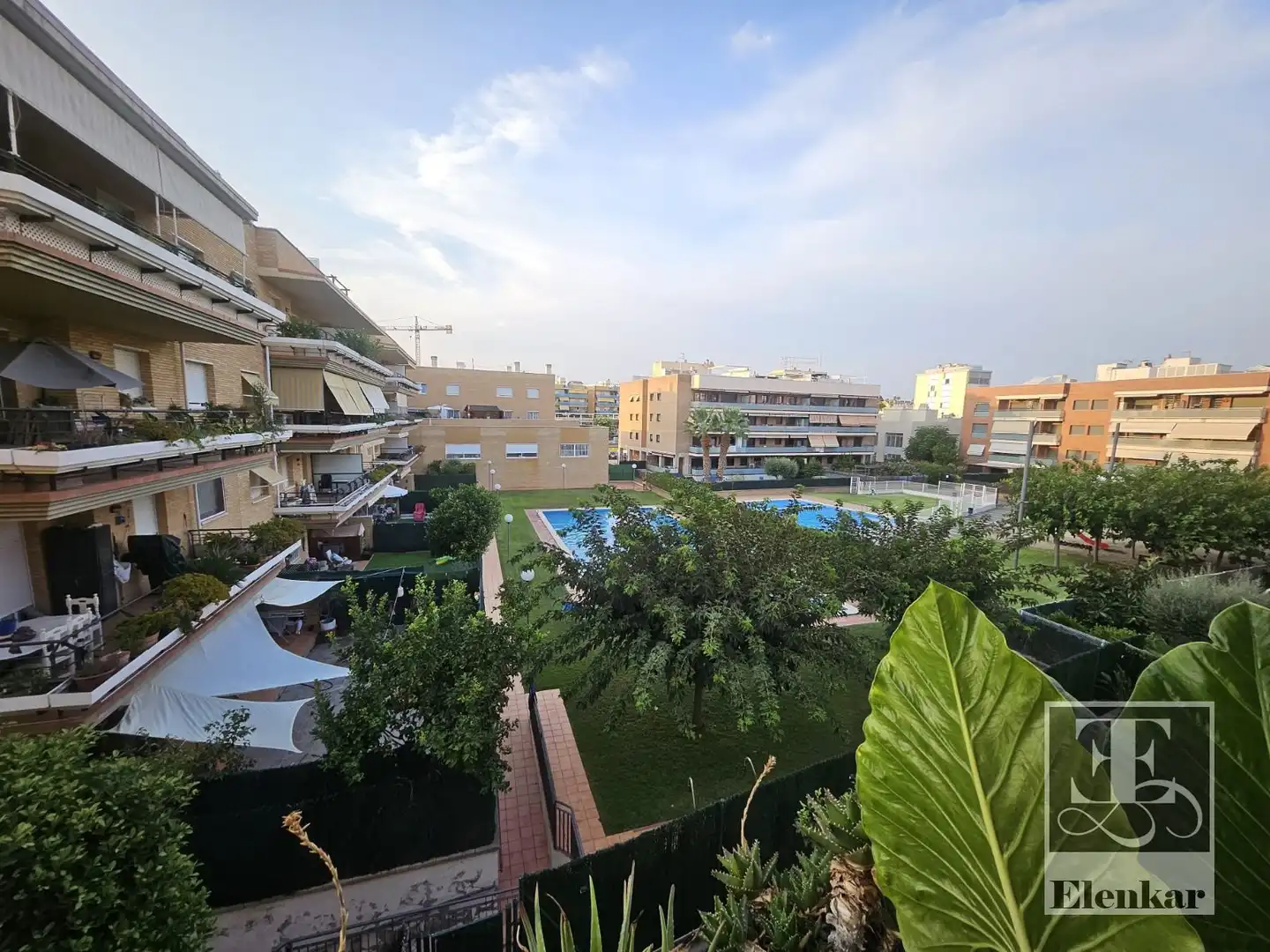 Flat with pool for sale in Castell