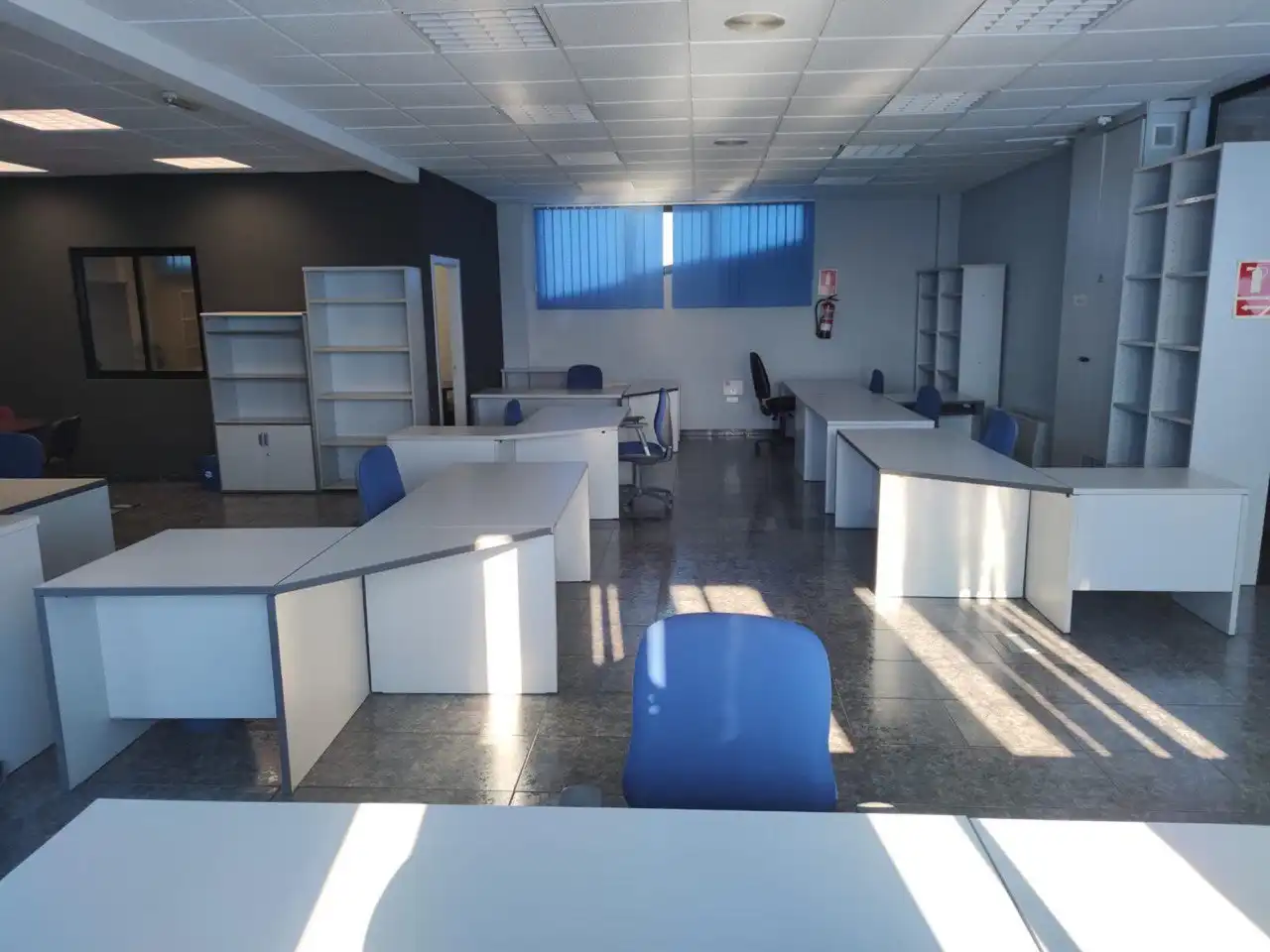 Nau industrial en venda en Peligros amb Alarma