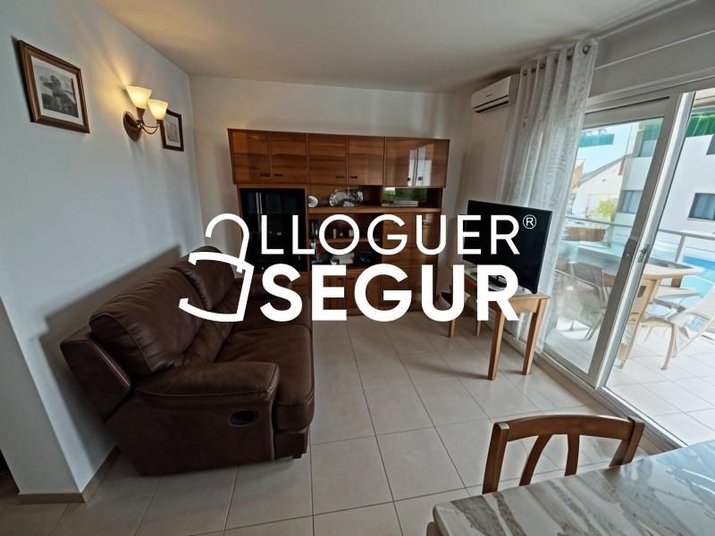 Sala d'estar de Pis de lloguer en Lloret de Mar amb Calefacció, Piscina i Moblat