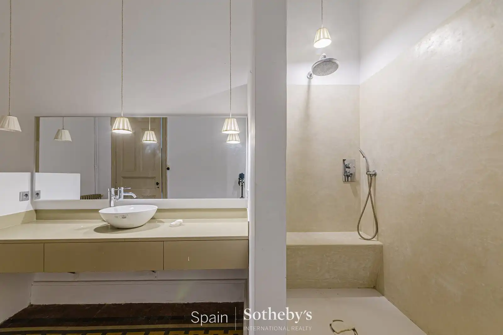 Baño de Apartamento en venta en Barcelona con Calefacción y Terraza