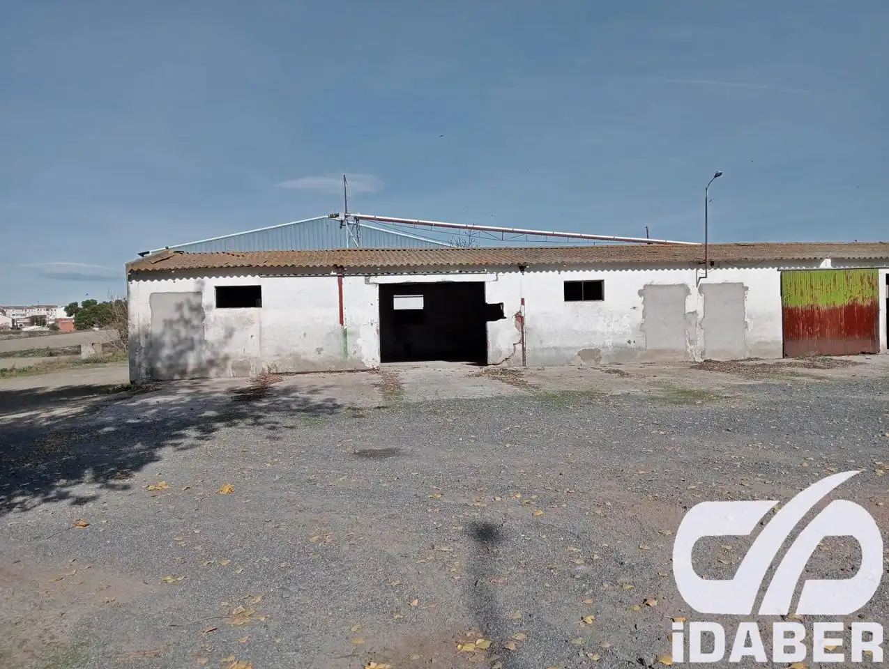 Vista exterior de Nau industrial de lloguer en Esquivias