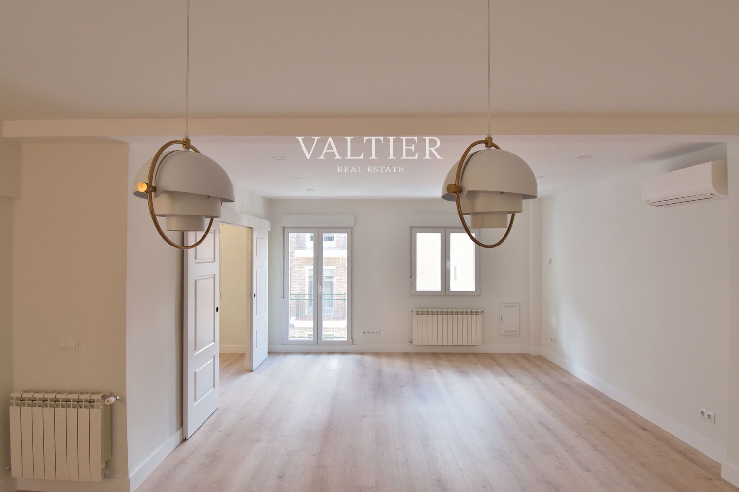 Dormitori de Pis de lloguer en  Madrid Capital amb Aire condicionat i Terrassa